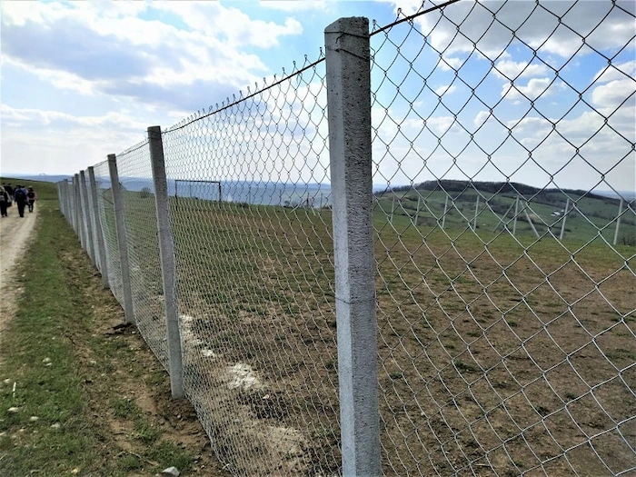 فنس کشی با چشمه4.5 در شاهرود 54654410
